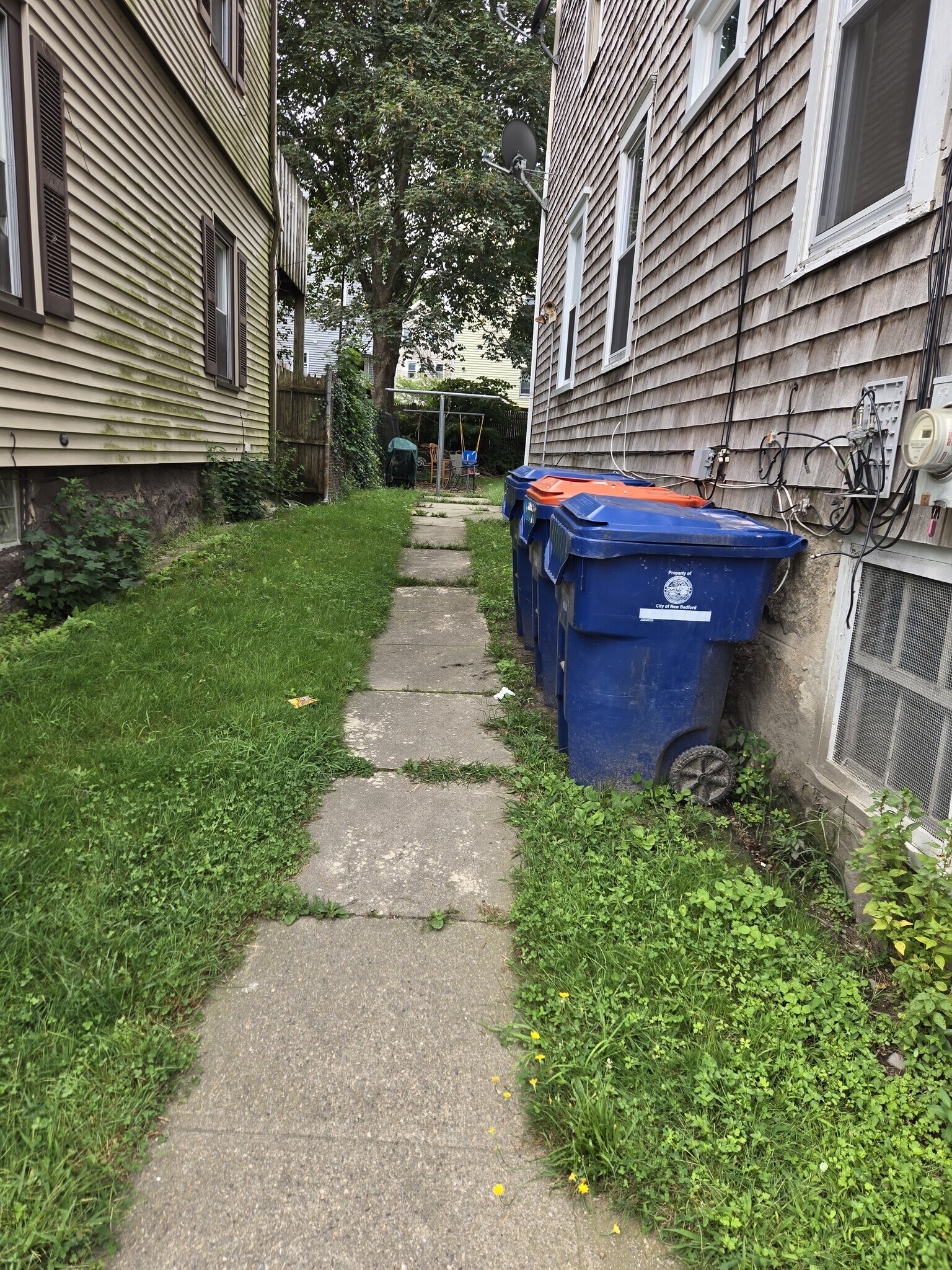 Side path to back - 239 State St