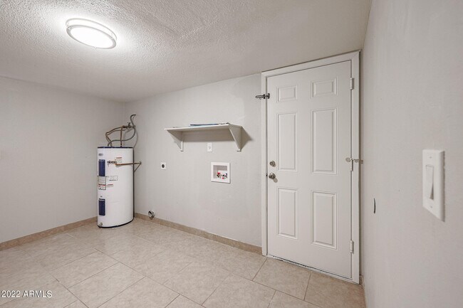 Building Photo - 6207 W Riviera Dr