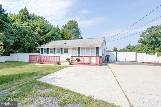 Primary Photo - 5024 Backlick Rd