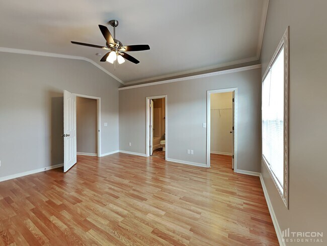 Building Photo - 4522 Esmeralda Drive