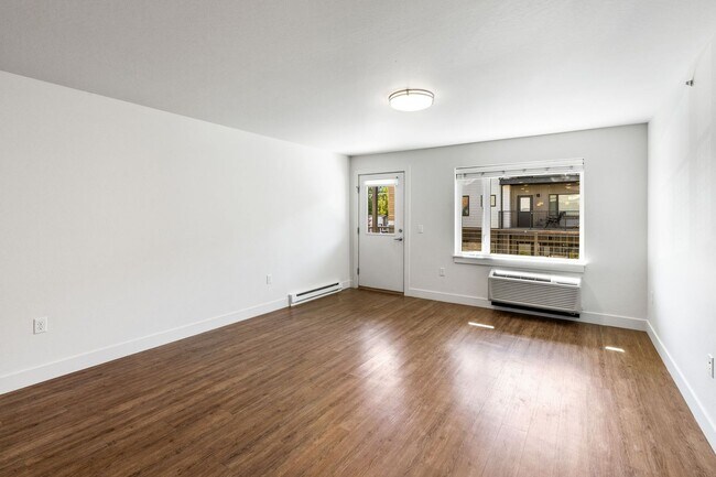 Building Photo - Explorer Units-2 Bedroom 1 Bathroom *Rent ...