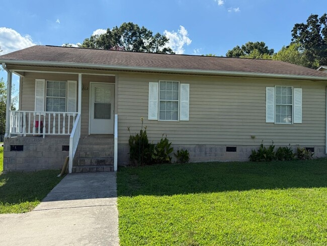 Primary Photo - 202 Charles St