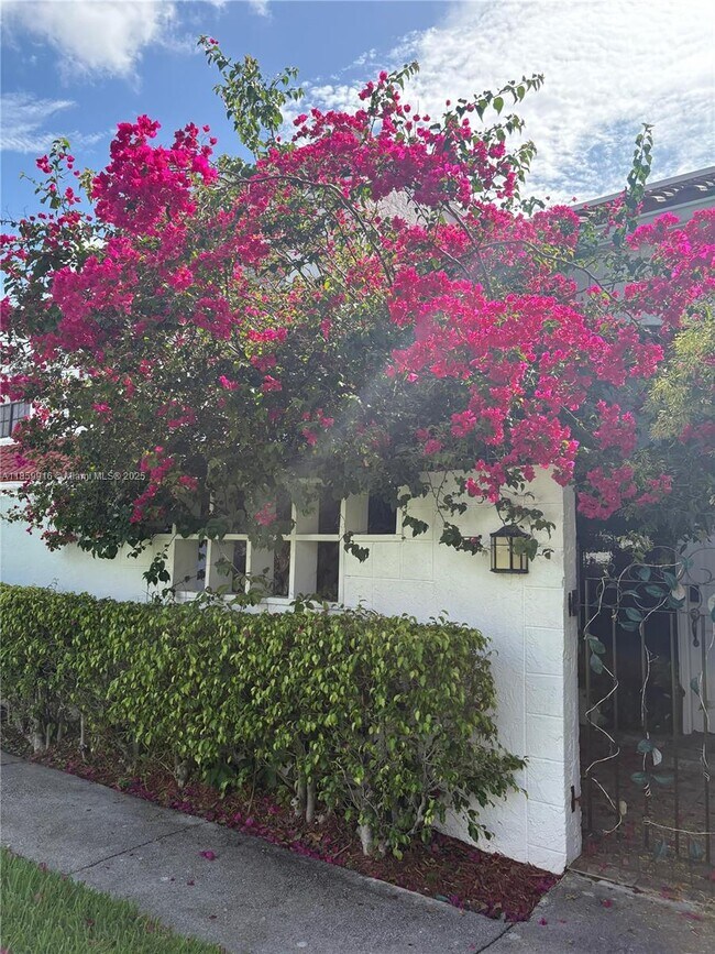 Primary Photo - 20911 Leeward Ct