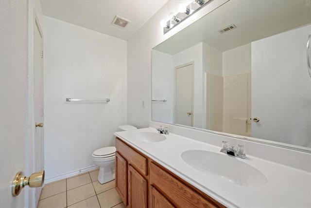 Building Photo - 3110 Eastwood Dr