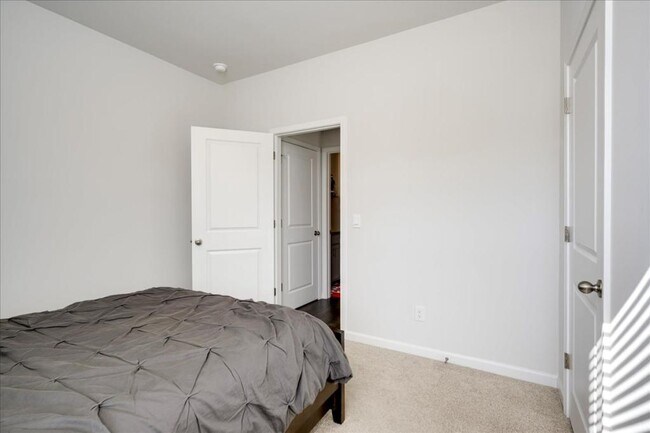 Building Photo - 5132 Captain Dr