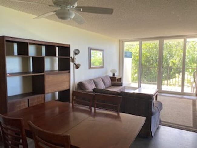 Building Photo - 2405 Kalanianaole St
