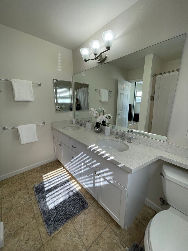 Building Photo - Pet Friendly Kahoma Village Furnished 3 Bed/2.5 Bath Townhome