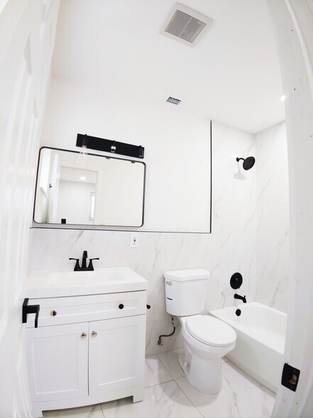 141 A Master Bathroom - 141 NE 183rd Ter