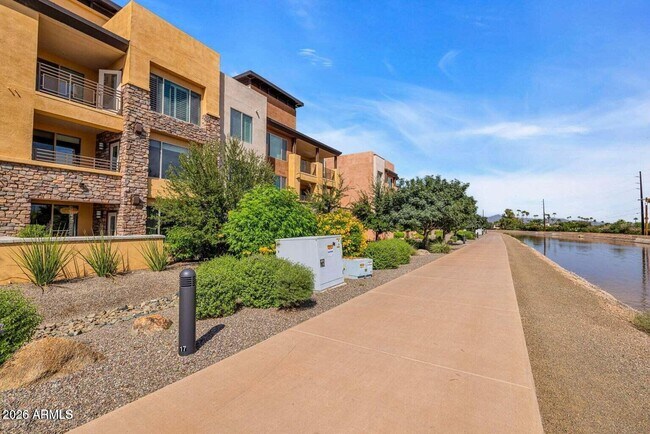 Building Photo - 4803 N Woodmere Fairway