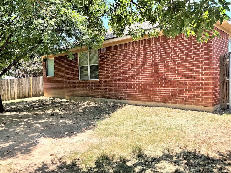Building Photo - 6412 Rainwater Way