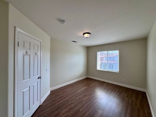 Building Photo - 4 bedroom Tierra Shores home for LEASE in ...