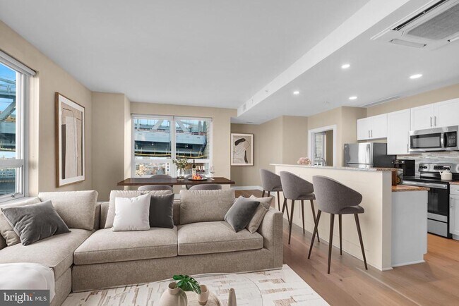 Building Photo - 235 N Christopher Columbus Blvd