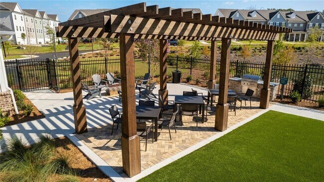 Building Photo - 3373 Fence Rd