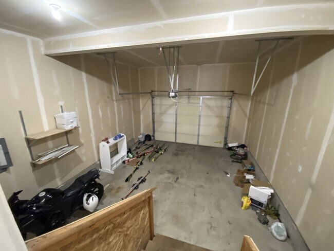 Building Photo - 857 N Garfield St