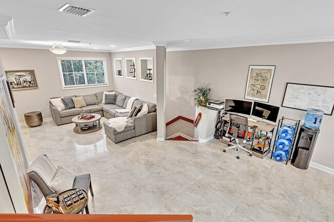 Building Photo - 323 Bayfront Dr
