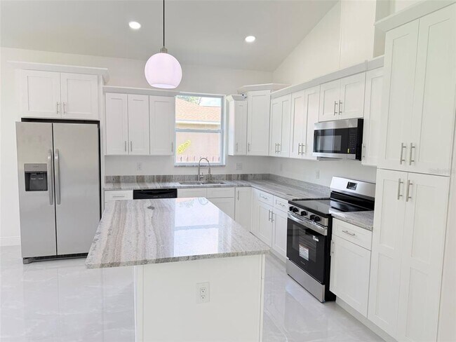 Building Photo - 1029 S 66th St