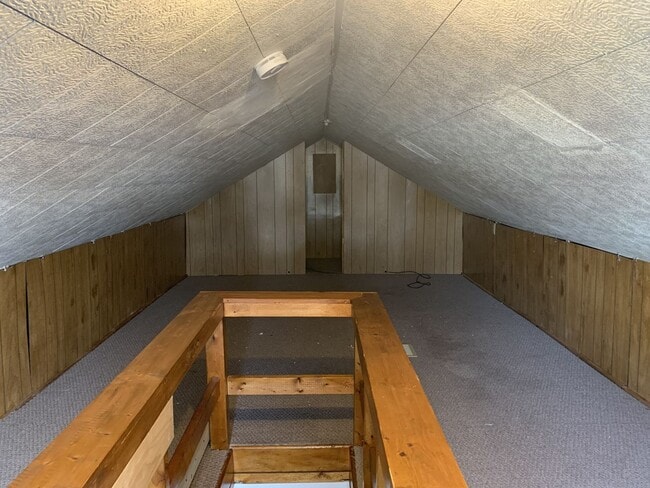 Building Photo - Charming 3-Bedroom, 1-Bathroom Single-Fami...