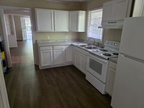 Building Photo - 208 Reid St