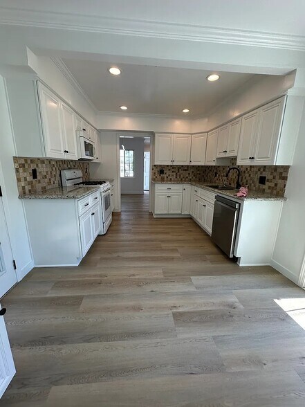 Primary Photo - 17808 Bromley Ct