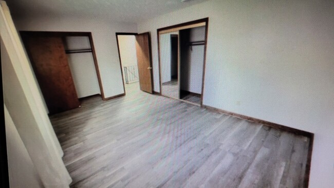 Building Photo - 1911 Glendale Rd