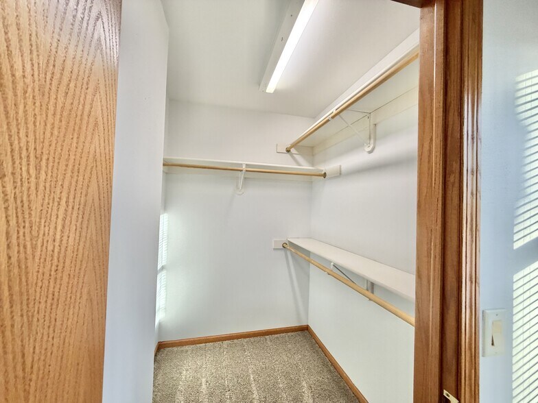 Building Photo - 17 Elliott St