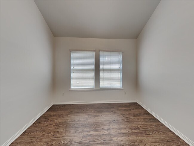 Building Photo - 2914 Crescent Oaks Park Ln