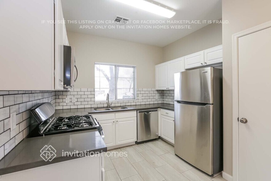 Building Photo - 1500 S Boulder St