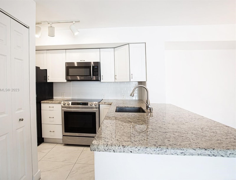 Building Photo - 777 SW 111th Way