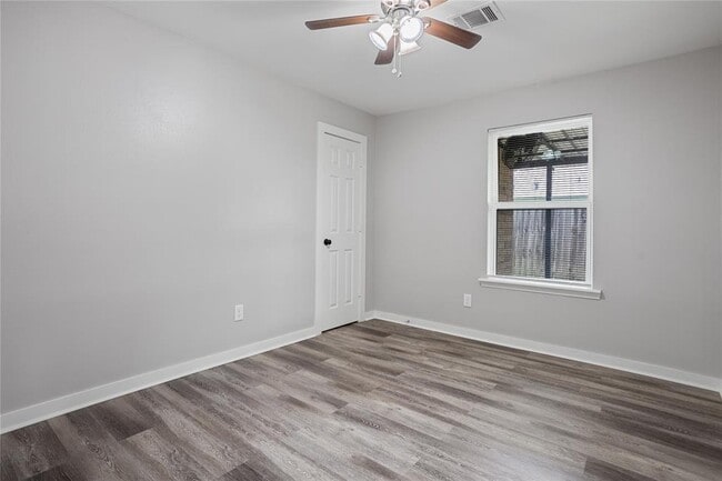 Building Photo - 4640 Orange Cir S