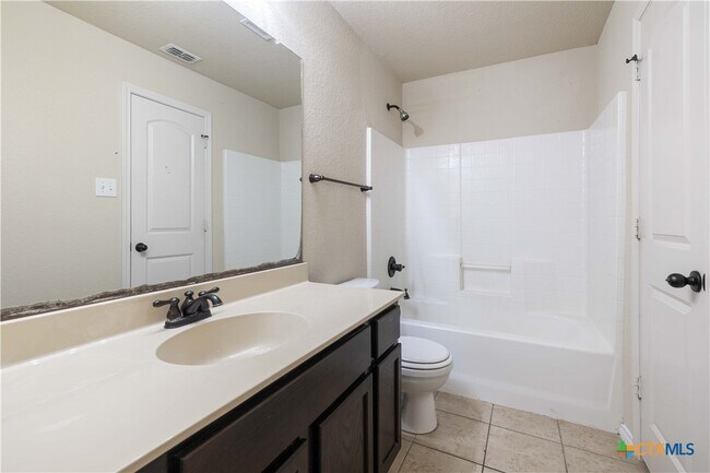 Building Photo - 290 Rosalie Dr