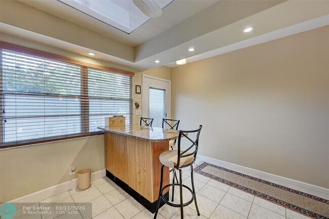 Building Photo - 2102 Lucaya Bend