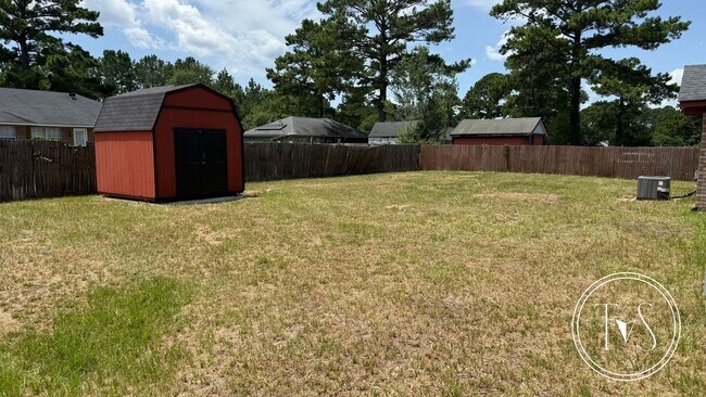 Building Photo - 142 Shayna Dr