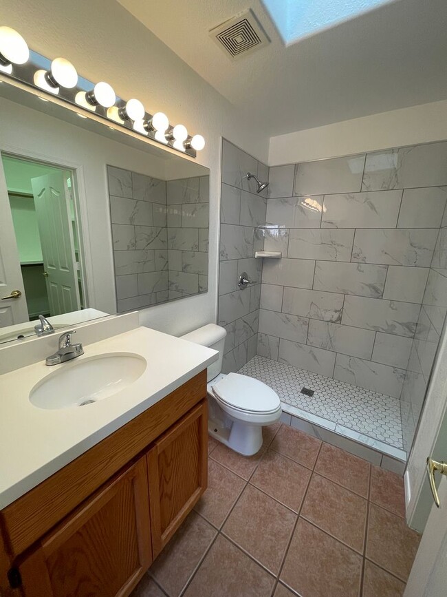 Building Photo - YUMA MEADOWS TOWNHOUSE W/ POOL ACCESS!