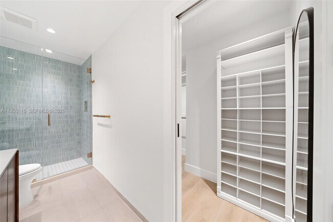 Building Photo - 1111 Crandon Blvd