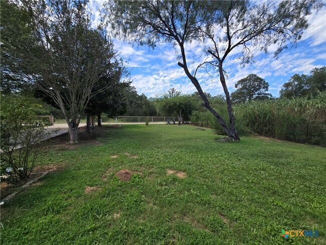 Building Photo - 761 Sheffield Rd