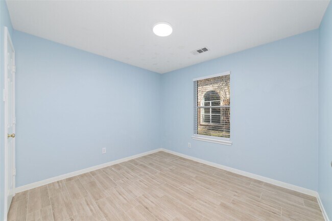 Building Photo - 17310 Winfield Square