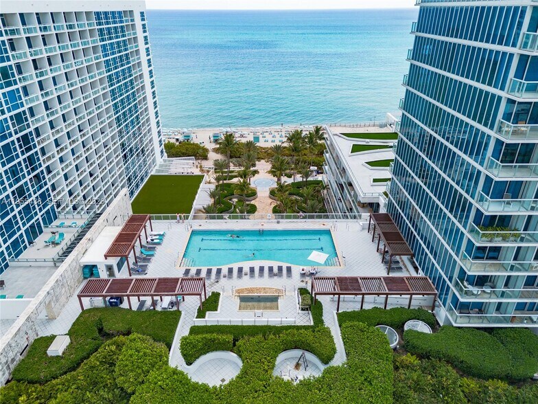 Building Photo - 6799 Collins Ave