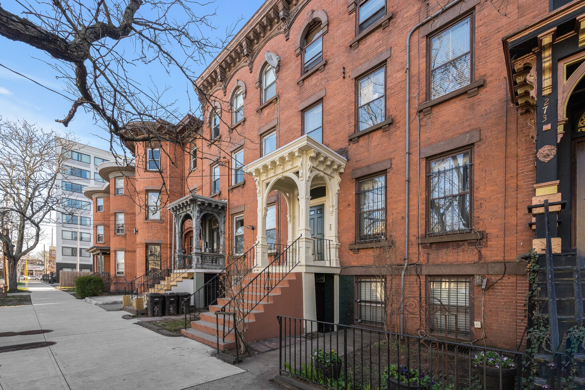 Building Photo - 275 Dwight St