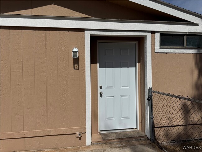 Building Photo - 615 Mead Ln