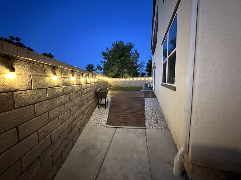 Building Photo - 24359 Verdugo Cir