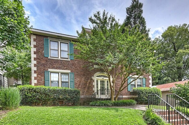 Building Photo - 518 Lamar Ave