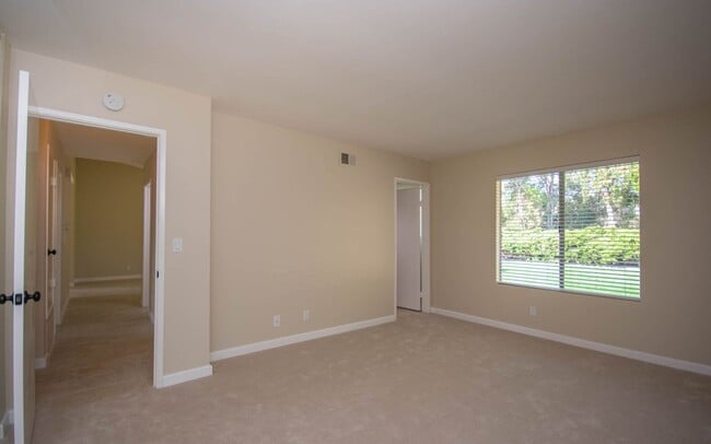 Building Photo - Fully Remodeled 3BD/2BA in Carlsbad