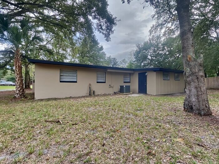 Building Photo - 8207 Patou Dr S