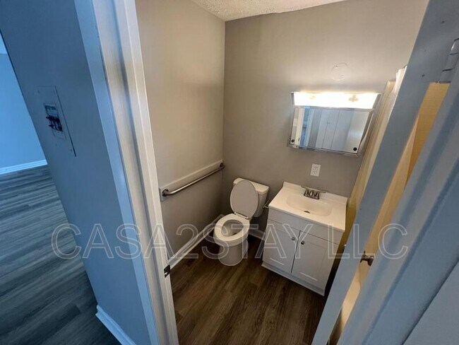 Building Photo - 2137 St Johns Pl