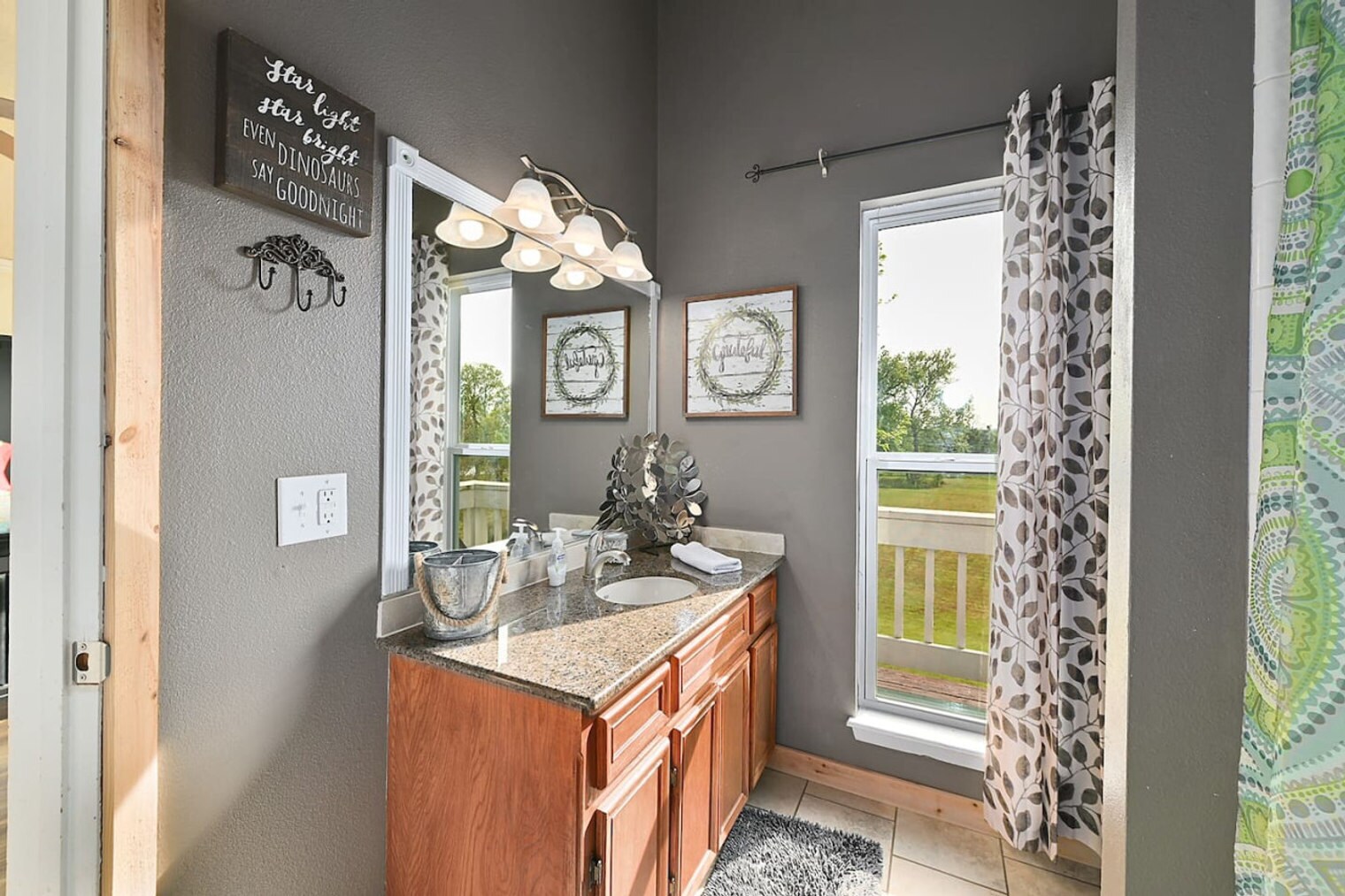 Building Photo - 123 Nicole Ln