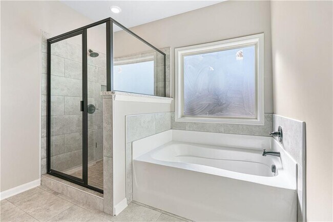 Building Photo - 5714 Ridgewater Cir