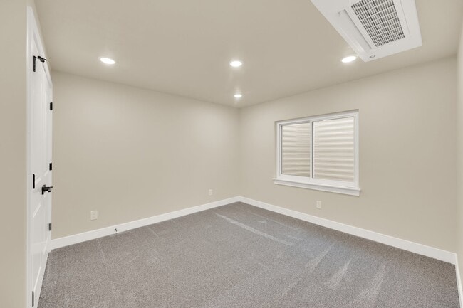 Building Photo - 4333 Park Hollow Ln