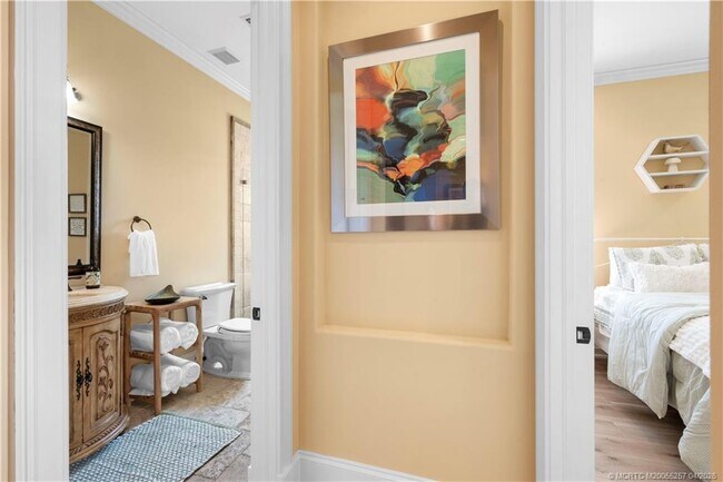 Building Photo - 130 SE Bella Strano