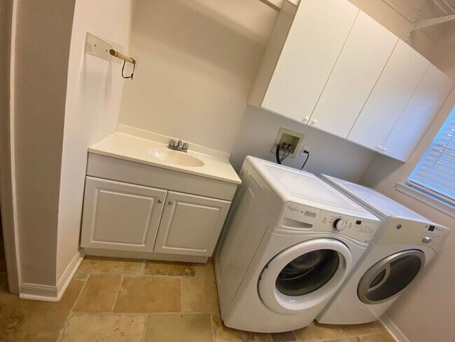 Building Photo - 875 Bentley Green Cir