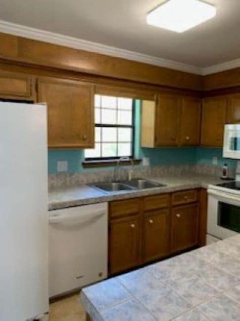 Building Photo - 255 E Scenic Dr